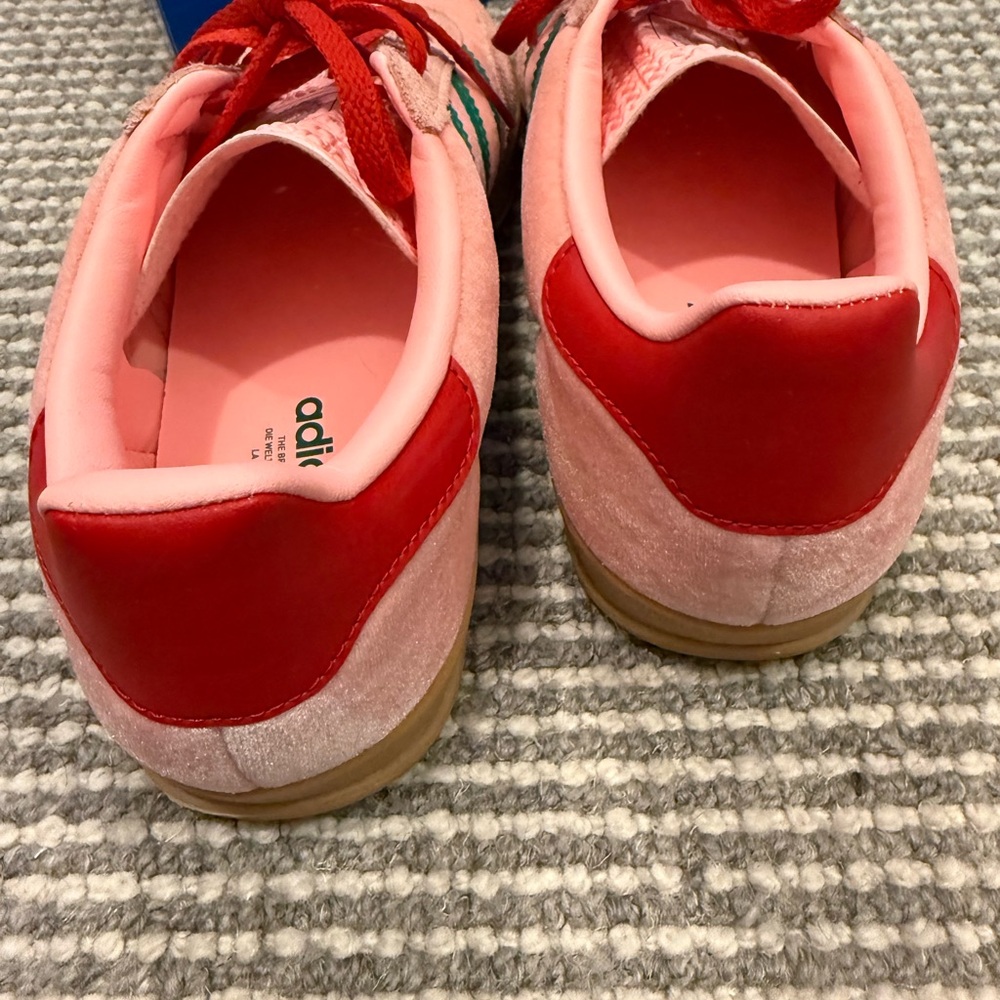 Adidas Gazelle Pink Velvet LIKE NEW - Picture 5 of 6